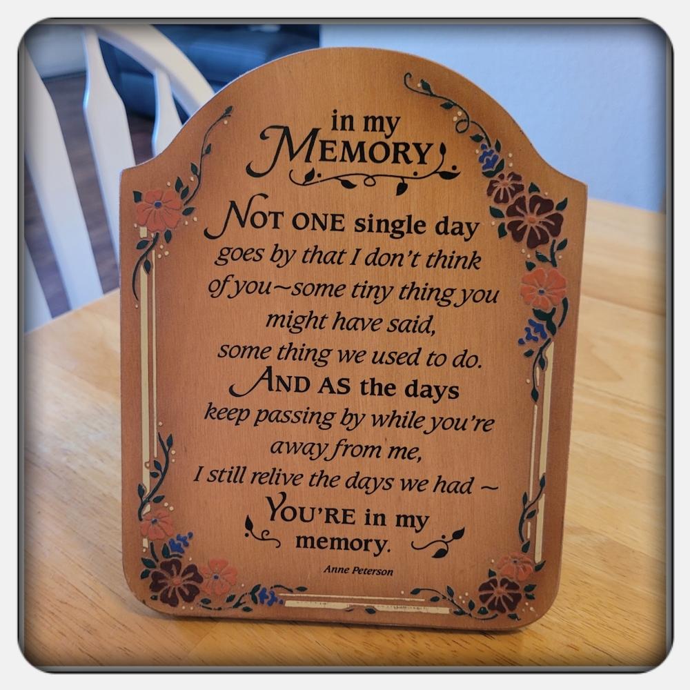 Decorative Memory Plaque With Floral Design